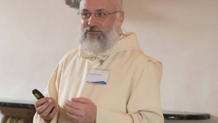 Riccione, anche il monaco benedettino spiritual coach alla convention di Federalberghi Riccione, anche il monaco benedettino spiritual coach alla convention di Federalberghi