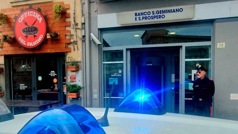 Rimini, rapina in banca in pieno centro: i Carabinieri arrestano i 3 componenti della banda - VIDEO GALLERY