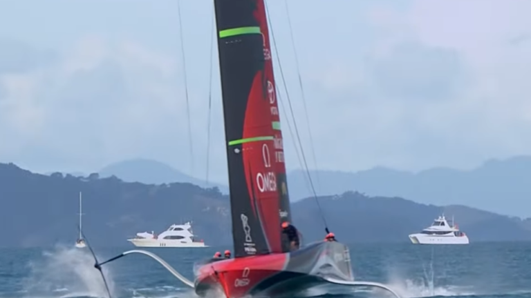 Luna Rossa due volte in vantaggio ma perde, ora è 5-3 per i kiwi Luna Rossa due volte in vantaggio ma perde, ora è 5-3 per i kiwi