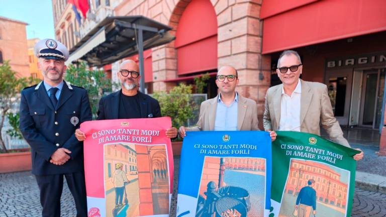 Forlì, manifesti e messaggi social: via alla campagna sul decoro Forlì, manifesti e messaggi social: via alla campagna sul decoro