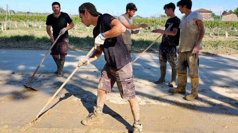 Servizio Civile straordinario per gli alluvionati: l’Emilia-Romagna cerca 70 ragazzi e aderisce al progetto del Comune di Forlì Servizio Civile straordinario per gli alluvionati: l’Emilia-Romagna cerca 70 ragazzi e aderisce al progetto del Comune di Forlì