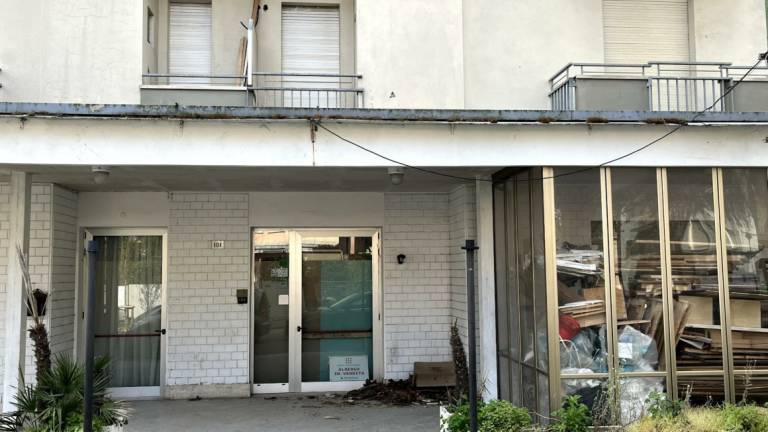 A Rimini 300 hotel chiusi e decadenti: Appena tre alberghi a 5 stelle in Riviera, siamo fuori mercato A Rimini 300 hotel chiusi e decadenti: Appena tre alberghi a 5 stelle in Riviera, siamo fuori mercato