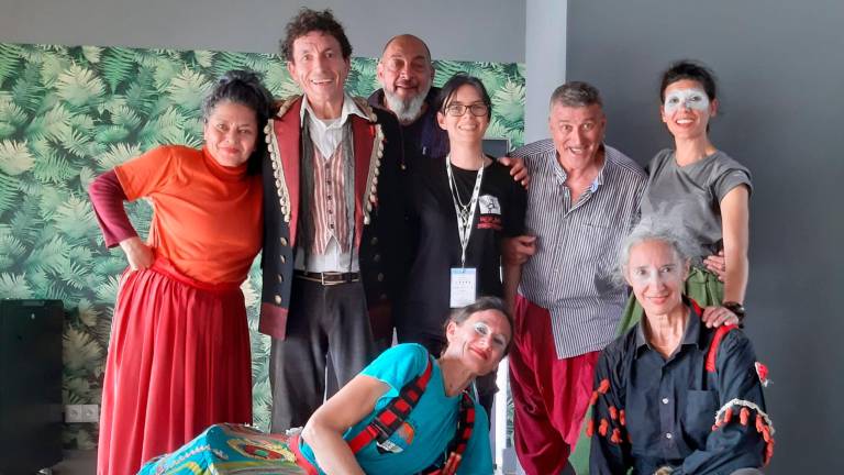 La tournée europea del Teatro Due Mondi: per cinque mesi lo storico gruppo faentino in Germania, Polonia, Austria e Italia / GALLERY La tournée europea del Teatro Due Mondi: per cinque mesi lo storico gruppo faentino in Germania, Polonia, Austria e Italia / GALLERY