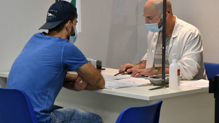 Covid, la direttrice del dipartimento di Sanità pubblica: Lentamente, ma si muove qualcosa nelle prime dosi Covid, la direttrice del dipartimento di Sanità pubblica: Lentamente, ma si muove qualcosa nelle prime dosi