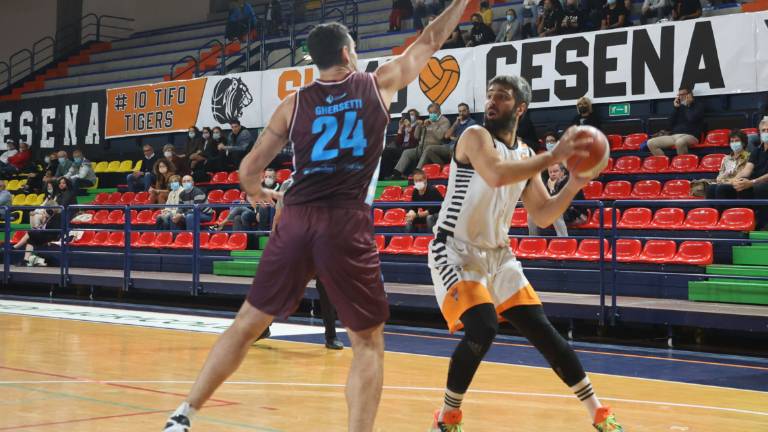 Basket B, i Tigers devono studiare bene la lezione di Ancona Basket B, i Tigers devono studiare bene la lezione di Ancona