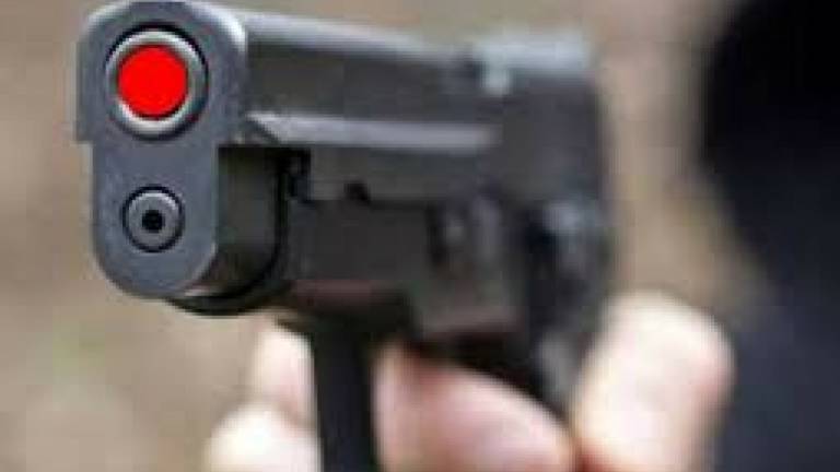 Rimini. Studente punta una pistola in classe, la prof sviene Rimini. Studente punta una pistola in classe, la prof sviene