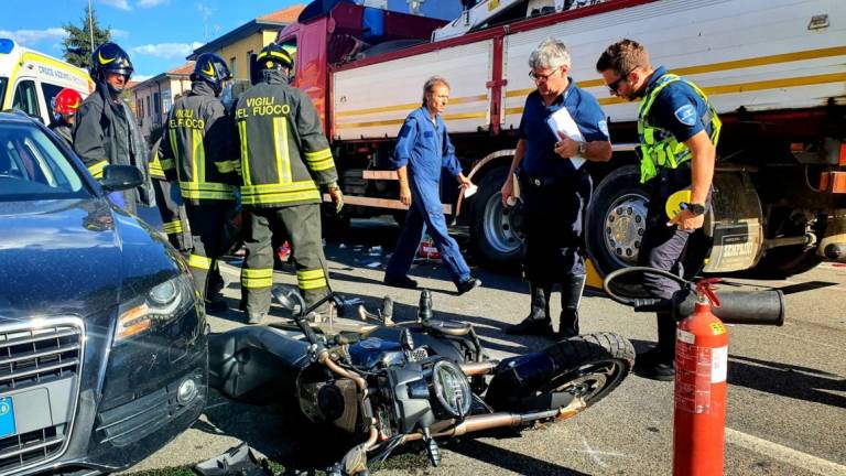Moto finita sotto un camion a Santa Giustina: il diciottenne di San Mauro è morto Moto finita sotto un camion a Santa Giustina: il diciottenne di San Mauro è morto