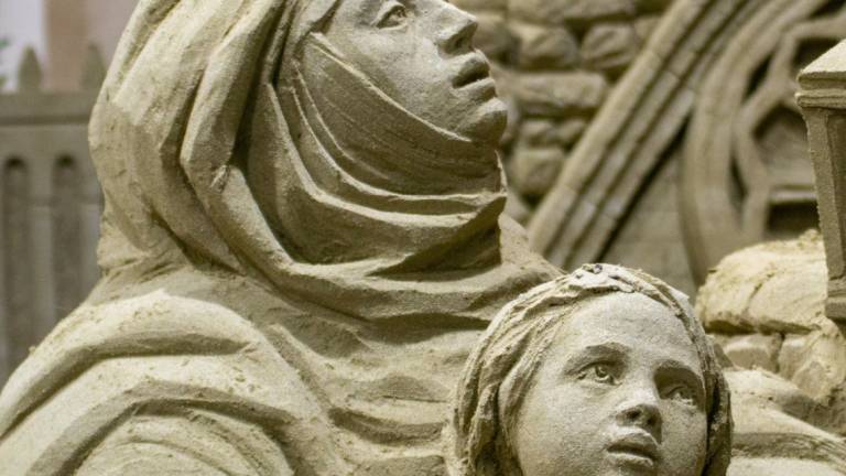 A Rimini incanta il Presepe di sabbia sulla spiaggia libera A Rimini incanta il Presepe di sabbia sulla spiaggia libera