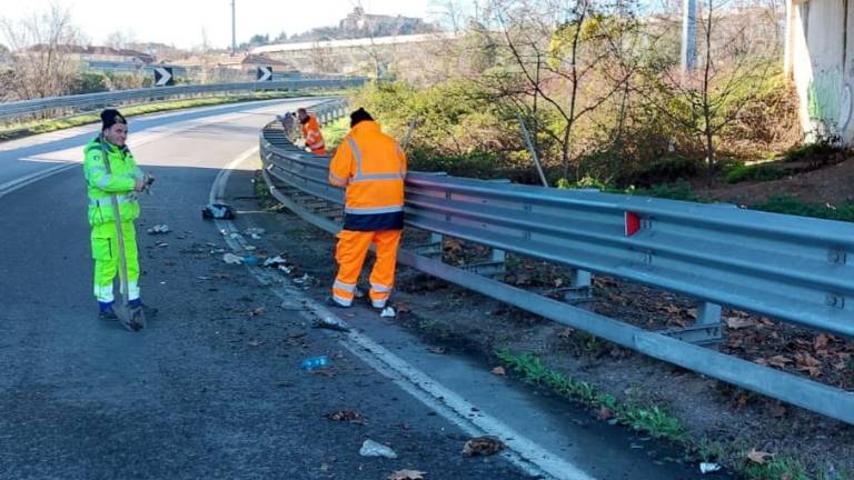 Cesena, Secante: raccolti 9 quintali di rifiuti sulle rampe 3 e 4 Cesena, Secante: raccolti 9 quintali di rifiuti sulle rampe 3 e 4