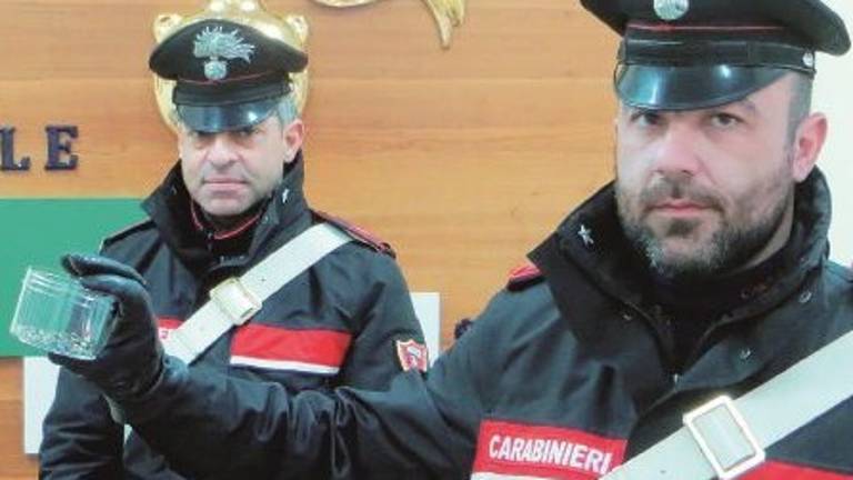 Per le protesi riceveva 7 euro al grammo. «Avevo bisogno di soldi per la droga» Per le protesi riceveva 7 euro al grammo. «Avevo bisogno di soldi per la droga»