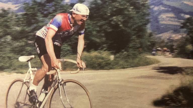Il cicloamatore cesenate Giancarlo Severi più volte vincitore della Nove Colli mentra stacca gli avversari sul Barbotto Il cicloamatore cesenate Giancarlo Severi più volte vincitore della Nove Colli mentra stacca gli avversari sul Barbotto