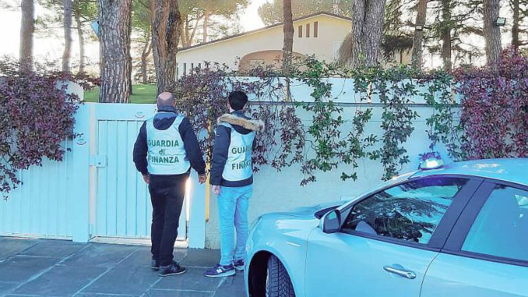 Rimini, per il fisco è “nullatenente”: sequestrati beni per 7 milioni a un forlivese Rimini, per il fisco è “nullatenente”: sequestrati beni per 7 milioni a un forlivese