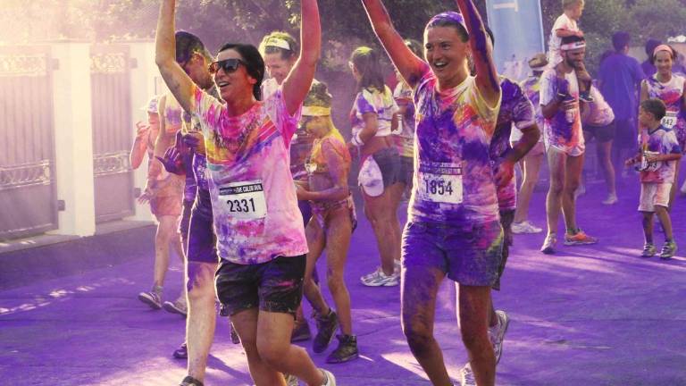 Venerdì a Ravenna la corsa più colorata dell'anno alla Darsena Venerdì a Ravenna la corsa più colorata dell'anno alla Darsena