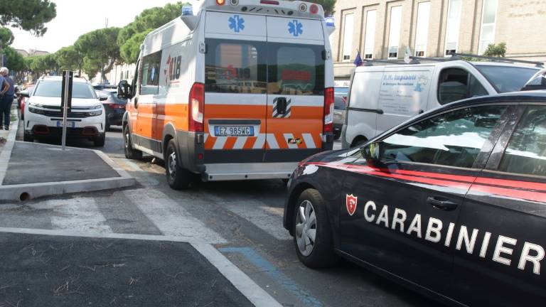 Aggressione stile Arancia Meccanica a Ravenna. Caccia all'uomo Aggressione stile Arancia Meccanica a Ravenna. Caccia all'uomo
