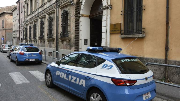 Forlì. Marito violento ai domiciliari, servizio di vigilanza per la donna Forlì. Marito violento ai domiciliari, servizio di vigilanza per la donna