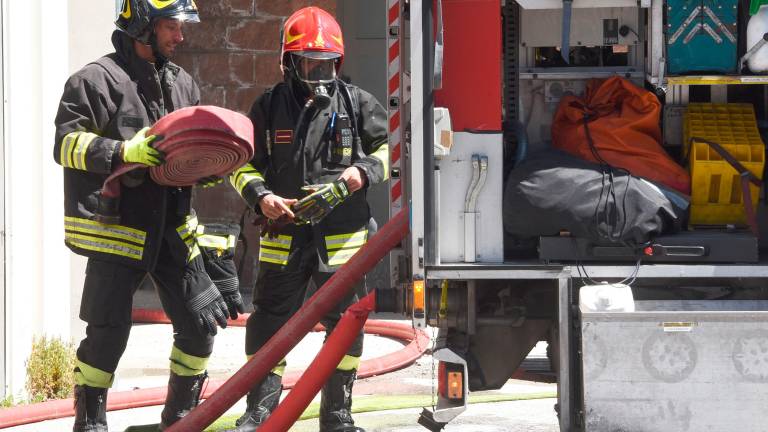 Rimini, incendio all’ex Rds Stadium, pronto intervento dei Vigili del Fuoco - Gallery Rimini, incendio all’ex Rds Stadium, pronto intervento dei Vigili del Fuoco - Gallery
