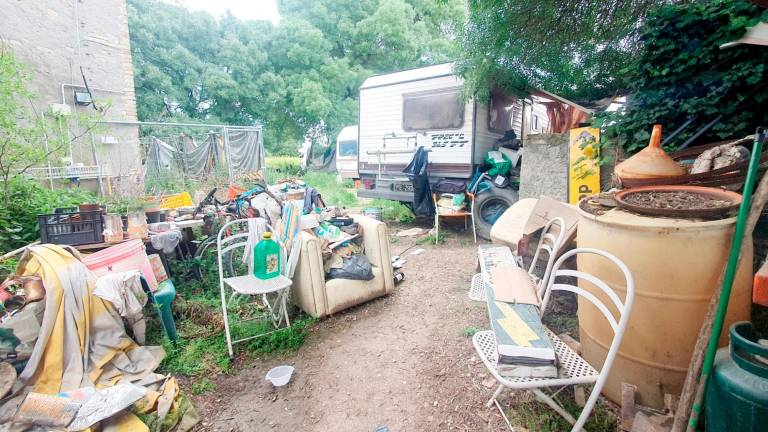 Santarcangelo, donna trovata morta nella sua roulotte in campagna: l’ex artista di strada viveva nel degrado - Gallery