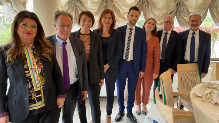 Cesena, Bcc Romagnolo investe sul risparmio energetico anche modificando l'orario di lavoro Cesena, Bcc Romagnolo investe sul risparmio energetico anche modificando l'orario di lavoro
