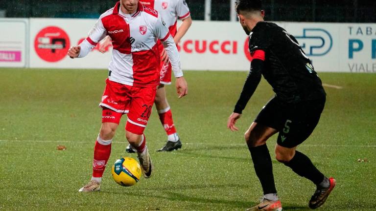 L’esterno difensivo Gianluca Longobardi L’esterno difensivo Gianluca Longobardi