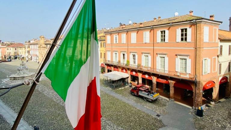In Comune a Cesena bandiera a mezz'asta per l'attentato in Congo In Comune a Cesena bandiera a mezz'asta per l'attentato in Congo