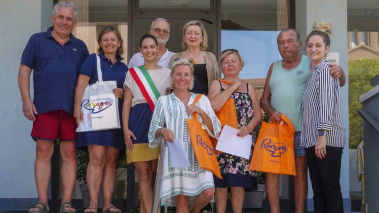 Rimini, da 50 anni all'hotel Amoha: premiati i fedelissimi tedeschi Rimini, da 50 anni all'hotel Amoha: premiati i fedelissimi tedeschi