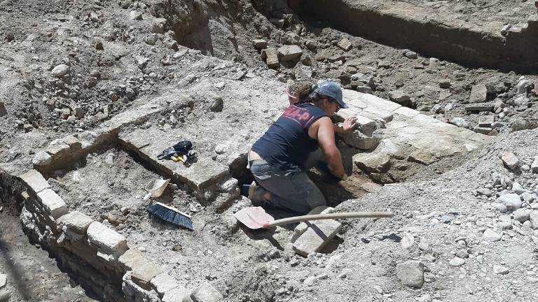 Cesena, sotto le piazze affiorano reperti più antichi del previsto Cesena, sotto le piazze affiorano reperti più antichi del previsto