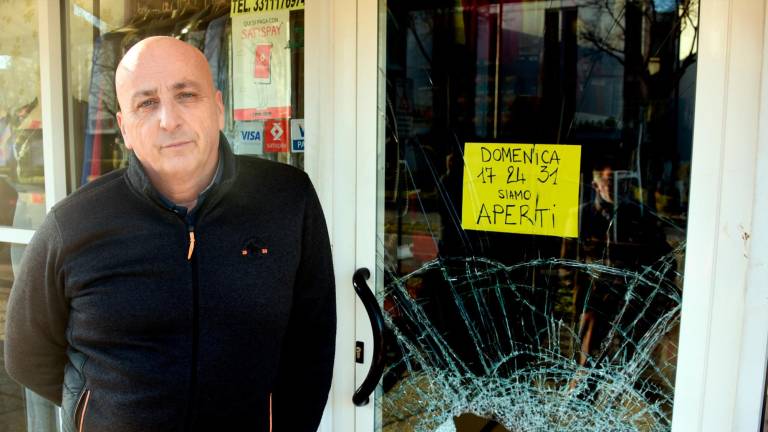 Il negozio Follie in via Caduti di Marzabotto (foto Migliorini) Il negozio Follie in via Caduti di Marzabotto (foto Migliorini)