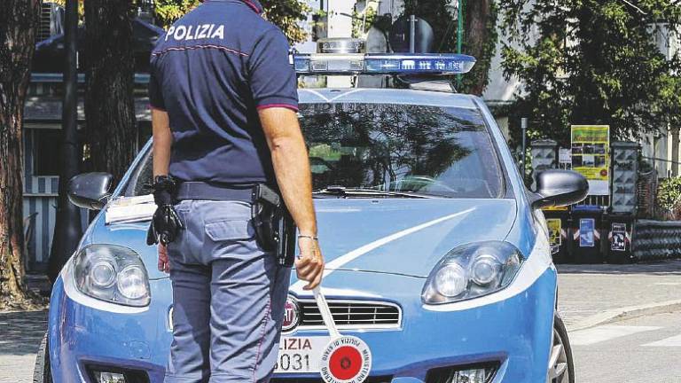 Rimini. In auto senza cinture, nel baule più di sei chili di marijuana Rimini. In auto senza cinture, nel baule più di sei chili di marijuana