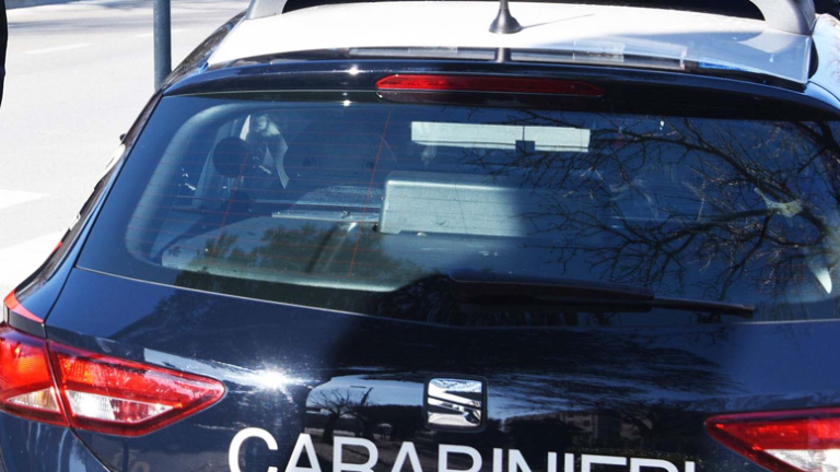 Ravenna, lite e accoltellamento nel bar. Arrestato per tentato omicidio Ravenna, lite e accoltellamento nel bar. Arrestato per tentato omicidio