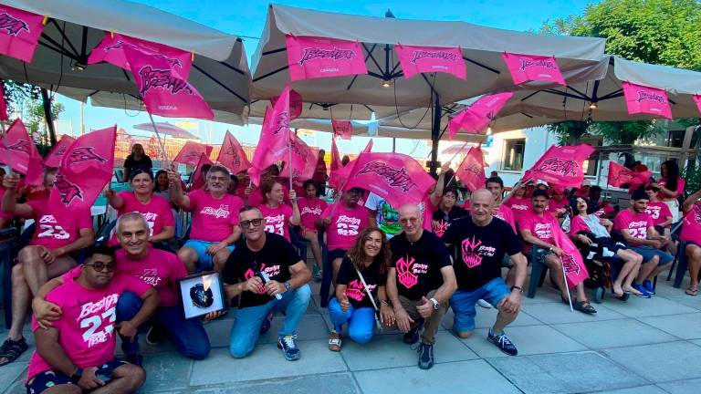 Rimini, il saluto a sorpresa di Enea Bastianini ai ragazzi della Casa Vacanze della Giovanni XXIII Rimini, il saluto a sorpresa di Enea Bastianini ai ragazzi della Casa Vacanze della Giovanni XXIII