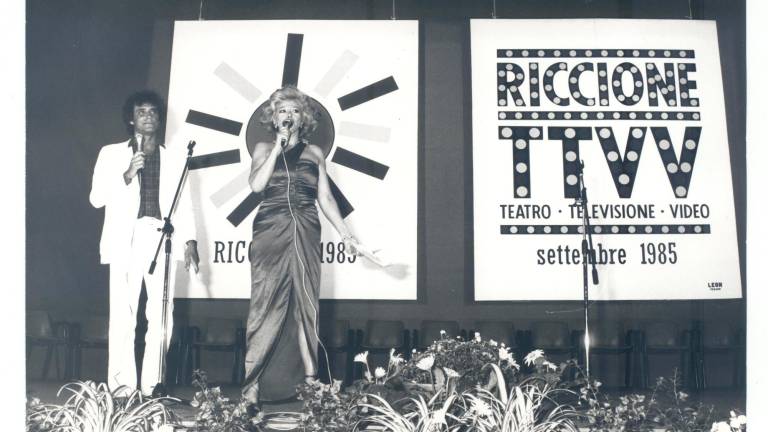 Sandra Milo al premio Riccione nel 1985 Sandra Milo al premio Riccione nel 1985