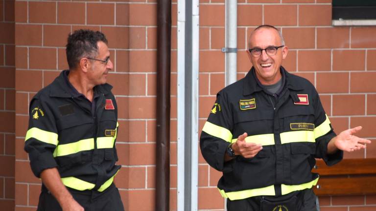 Rimini, in pensione dopo 35 anni nei vigili del fuoco: il saluto dei colleghi GALLERY Rimini, in pensione dopo 35 anni nei vigili del fuoco: il saluto dei colleghi GALLERY