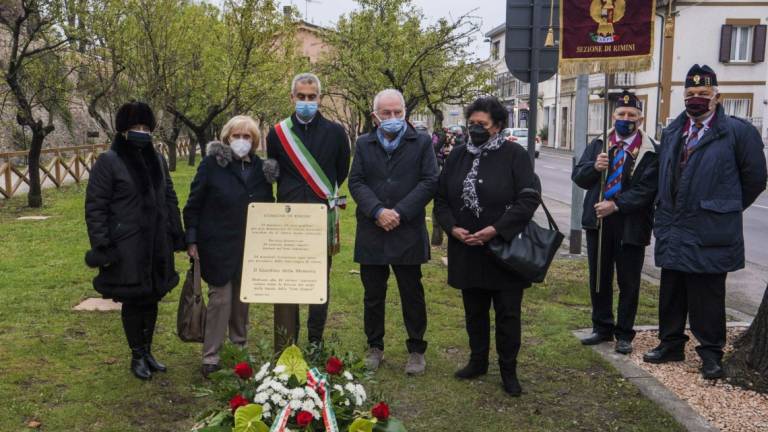 Rimini, il ricordo delle vittime della banda della Uno bianca Rimini, il ricordo delle vittime della banda della Uno bianca