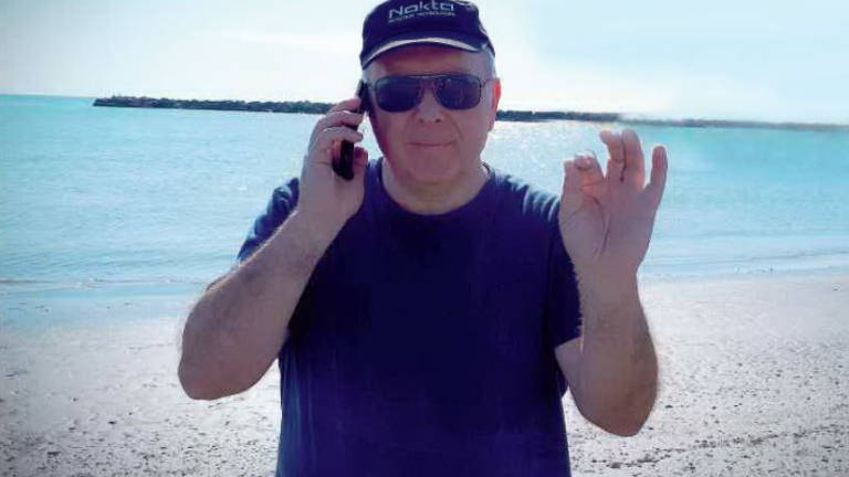 Perdono la fede in mare: ritrovata dopo un mese con il metal detector Perdono la fede in mare: ritrovata dopo un mese con il metal detector