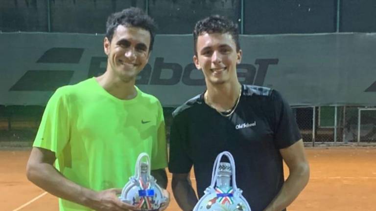 Tennis, al Cacciari Perfetti e Vitale vincono i tornei maschile e femminile Tennis, al Cacciari Perfetti e Vitale vincono i tornei maschile e femminile