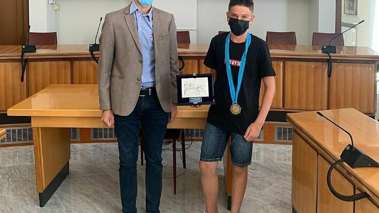 Cesenatico, premiato Roberto Boni, giovane asso del tiro all'elica Cesenatico, premiato Roberto Boni, giovane asso del tiro all'elica