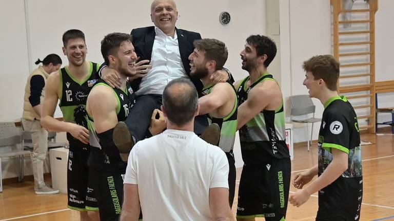 Basket B, i Raggisolaris rinnovano il contratto a coach Garelli Basket B, i Raggisolaris rinnovano il contratto a coach Garelli