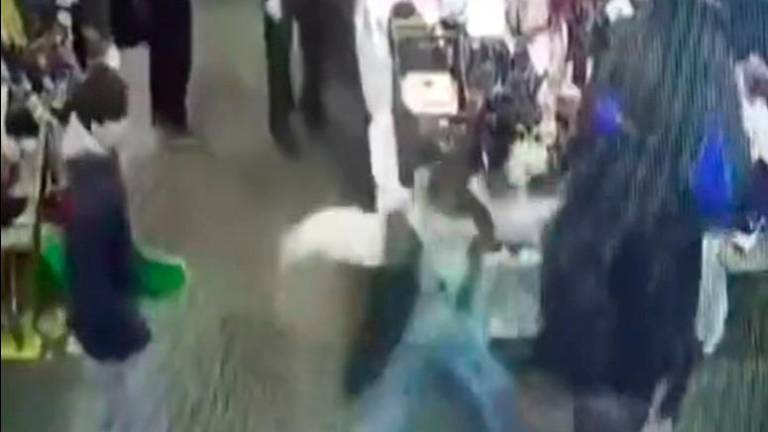 Agguato a coltellate al figlio dello chef di Misano: il video dell’aggressione a Istanbul VIDEO Agguato a coltellate al figlio dello chef di Misano: il video dell’aggressione a Istanbul VIDEO