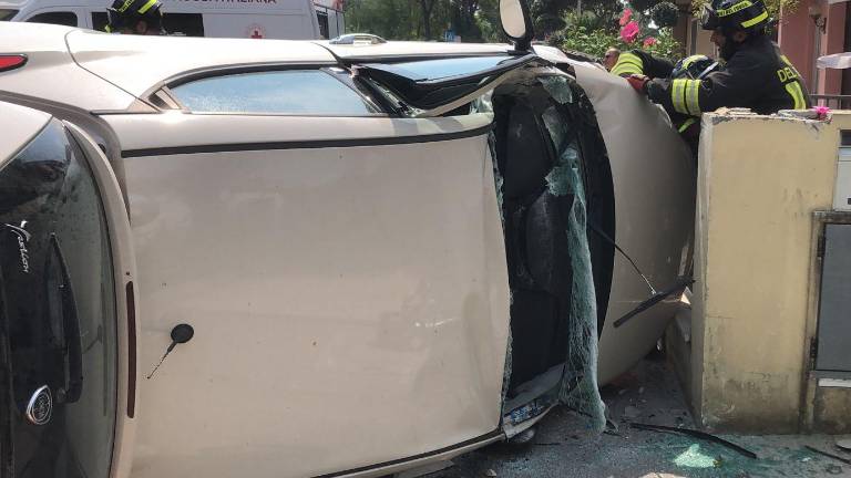Cesena, qui le auto corrono sempre troppo: la protesta dopo l'ennesimo incidente a Martorano VIDEO Cesena, qui le auto corrono sempre troppo: la protesta dopo l'ennesimo incidente a Martorano VIDEO