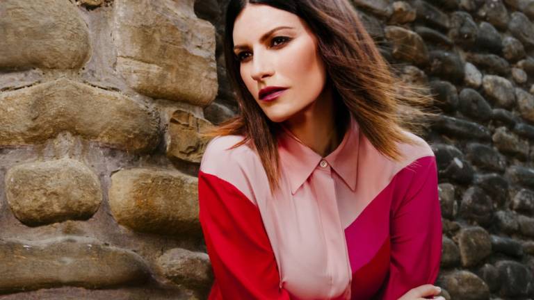 In beneficenza i diritti dei filmati sulla giovane Laura Pausini In beneficenza i diritti dei filmati sulla giovane Laura Pausini