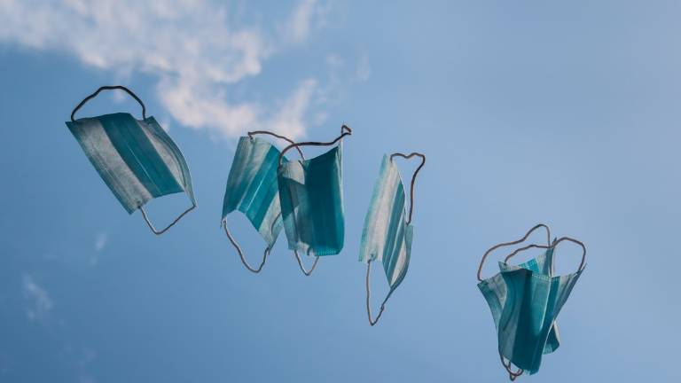Covid, addio mascherine. L'assessore regionale alla Sanità: Siate responsabili Covid, addio mascherine. L'assessore regionale alla Sanità: Siate responsabili
