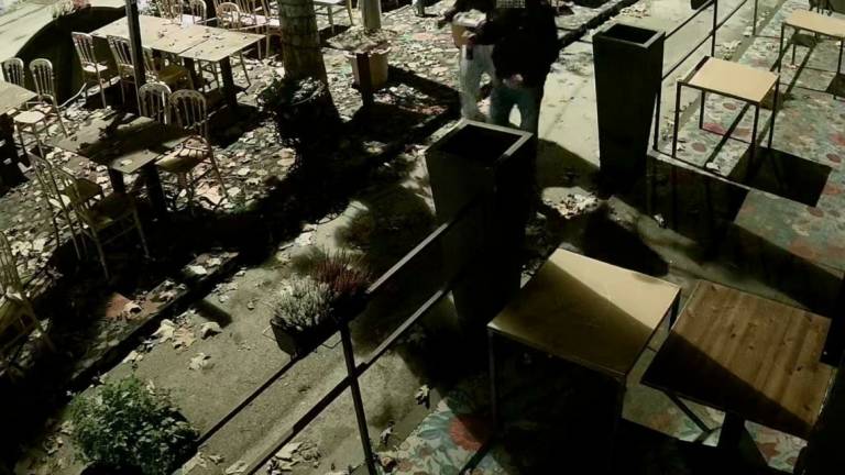 Rimini, ucciso a botte in hotel. L'assassino: Mi costituisco, invece non si presenta Rimini, ucciso a botte in hotel. L'assassino: Mi costituisco, invece non si presenta