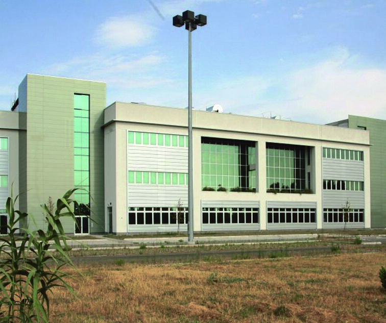 Giorgio Armani fa i test ai lavoratori al laboratorio di Cesena Giorgio Armani fa i test ai lavoratori al laboratorio di Cesena
