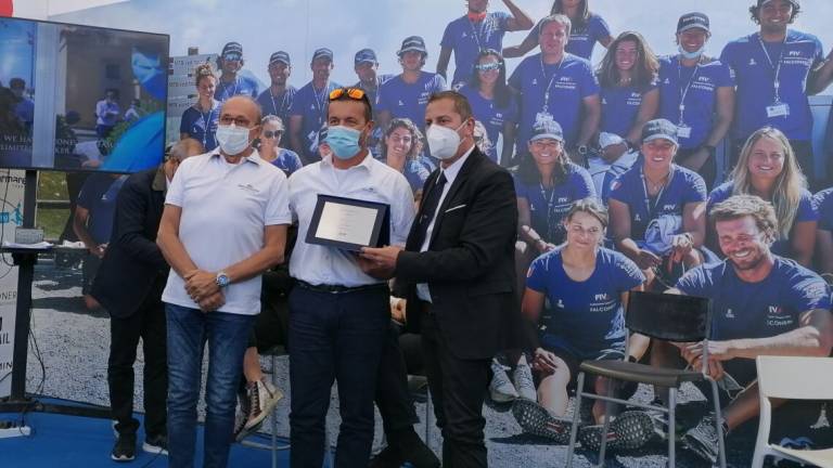 Gli Amici della Vela di Cervia premiati al Salone di Genova Gli Amici della Vela di Cervia premiati al Salone di Genova