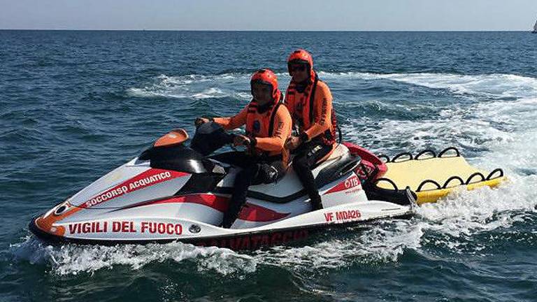 Cesenatico, tre soccorsi in mare per il vento forte Cesenatico, tre soccorsi in mare per il vento forte