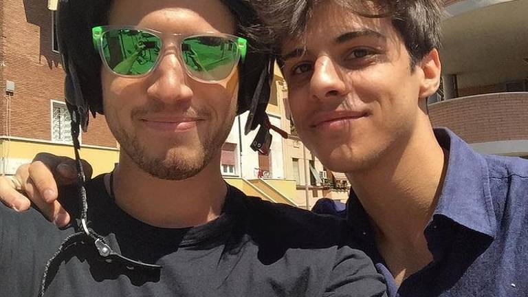 Esce Chilometri, il brano che il riminese Federico Baroni dedica a Merlo Esce Chilometri, il brano che il riminese Federico Baroni dedica a Merlo