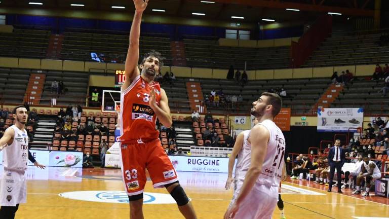 Basket A2, Bruttini è tornato il centro di gravità dell'Unieuro Basket A2, Bruttini è tornato il centro di gravità dell'Unieuro