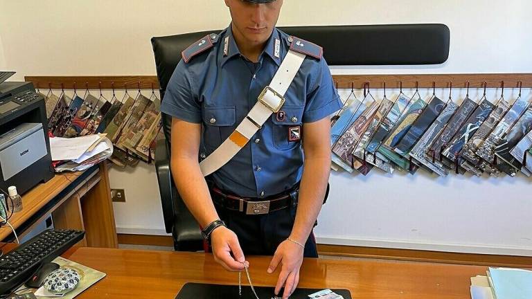 Cattolica, Tua nipote ha il Covid, dammi i tuoi gioielli, truffatrice di anziani bloccata dai Carabinieri Cattolica, Tua nipote ha il Covid, dammi i tuoi gioielli, truffatrice di anziani bloccata dai Carabinieri