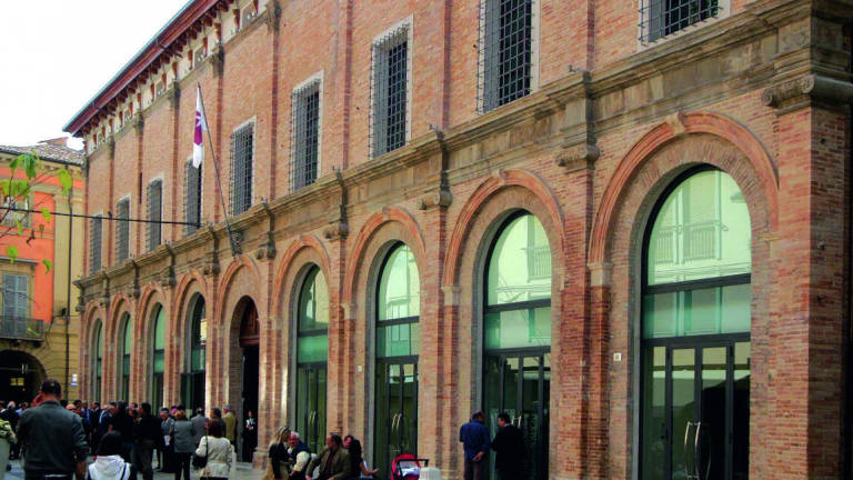 Forlì, ha nel cuore i piccoli alunni e dona 200mila euro Forlì, ha nel cuore i piccoli alunni e dona 200mila euro