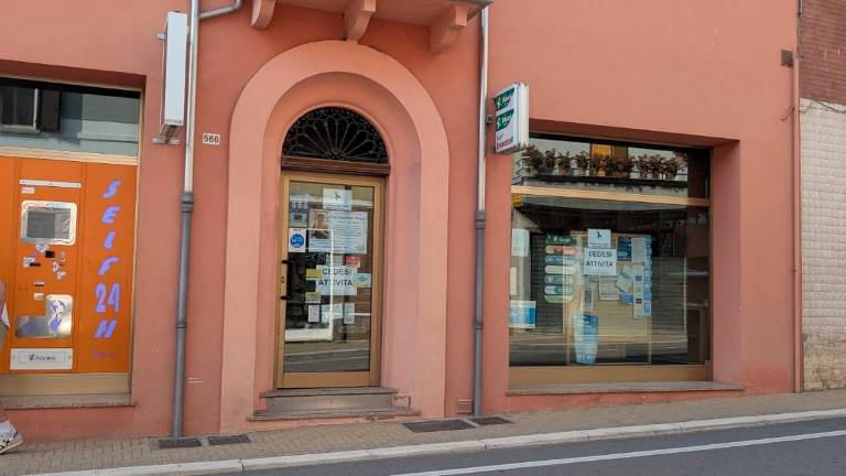 La tabaccheria chiusa per lutto La tabaccheria chiusa per lutto